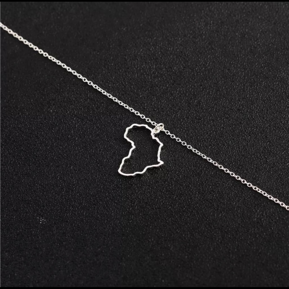 Africa Map Necklace, Outline (Unisex, Silver)
